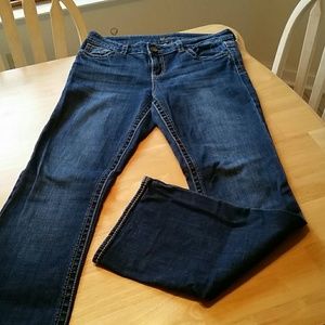 Kut from the kloth Nately style jeans.